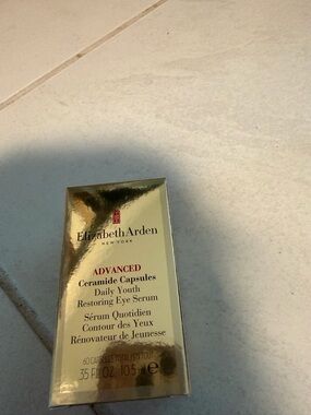 Elizabeth Arden Gold Advanced Ceramide Capsules Daily Youth Restoring Eye Serum